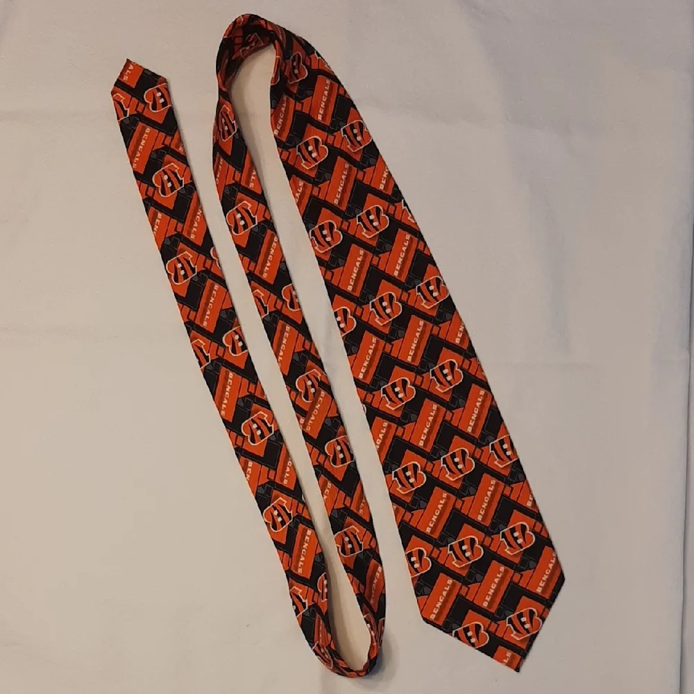 NFL Bengals Orange and Black Logo Men's Silk Neck Tie
